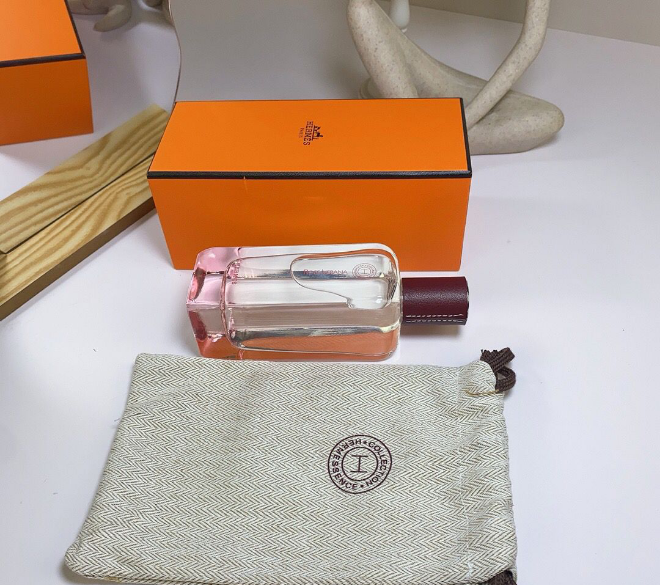 There was ROSE IKEBANA Hermes Fragrant Series Rose Path Perfume 100ml