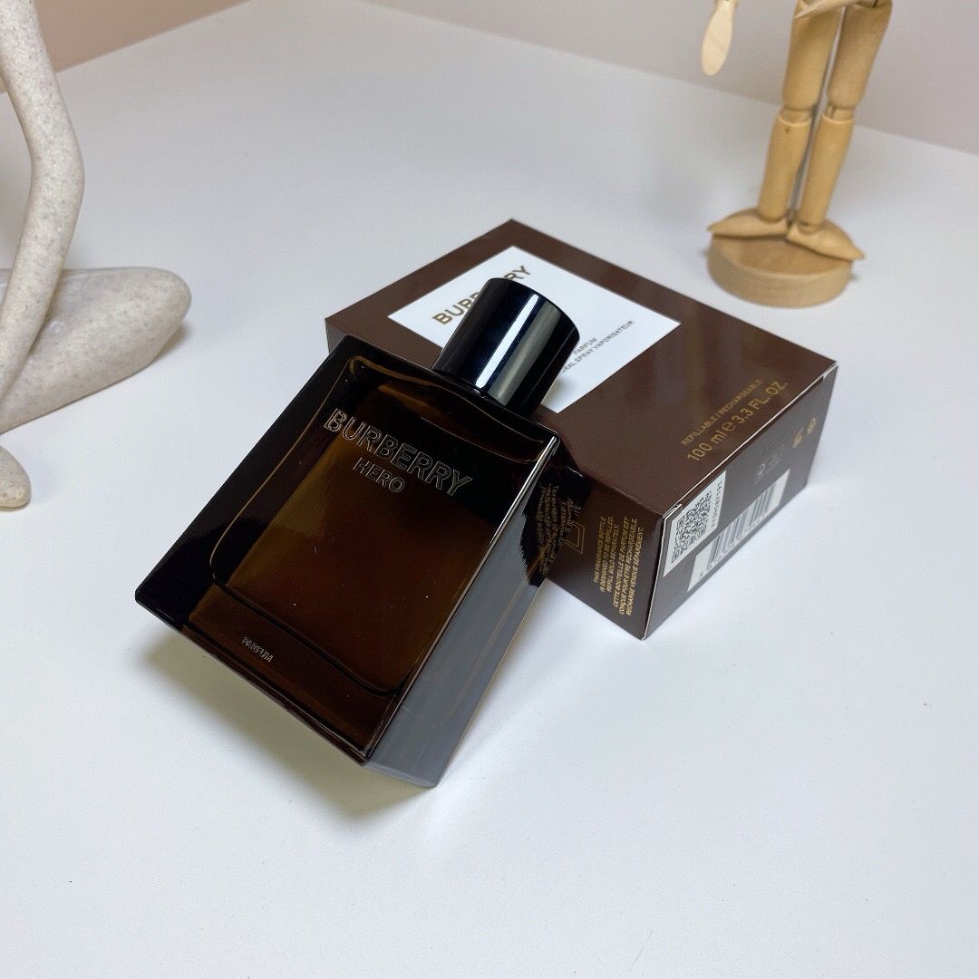 Burberry Essence Junyong Heart (Hero) 100ml Burberry Hero Parfum,